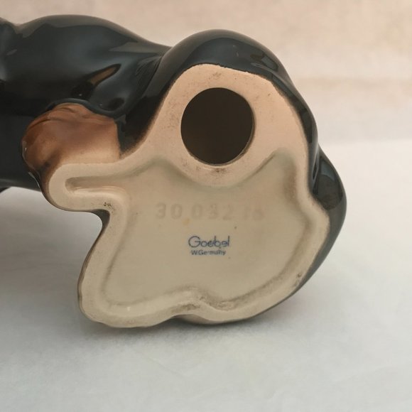 Vintage Goebel Large Dachshund Ceramic Sitting Puppy West Germany 30032-16 - Picture 6 of 6